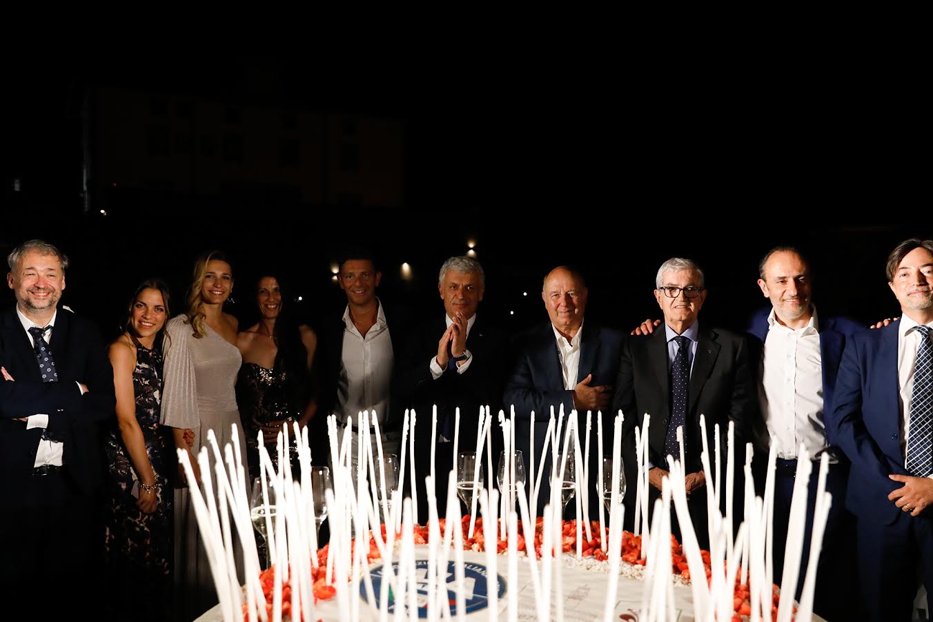 foto gruppo torta centenario firenze